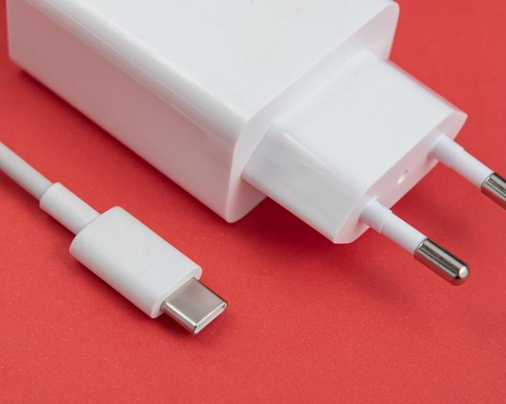 10 GaN зарядных устройств для смартфонов и ноутбуков мощностью от 65Вт