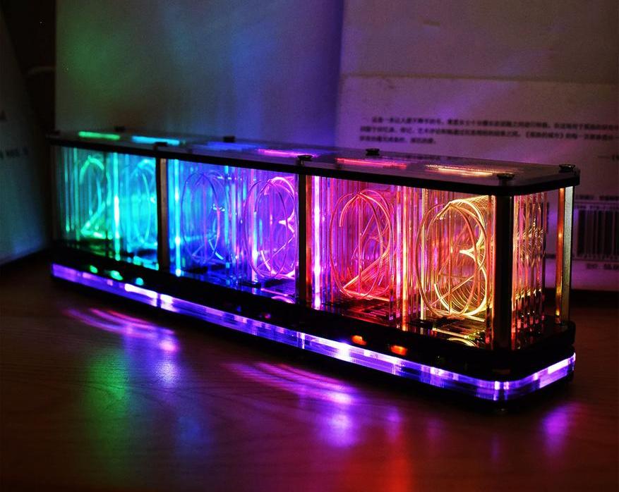 10 интересных моделей настольных цифровых часов с AliExpress для дома